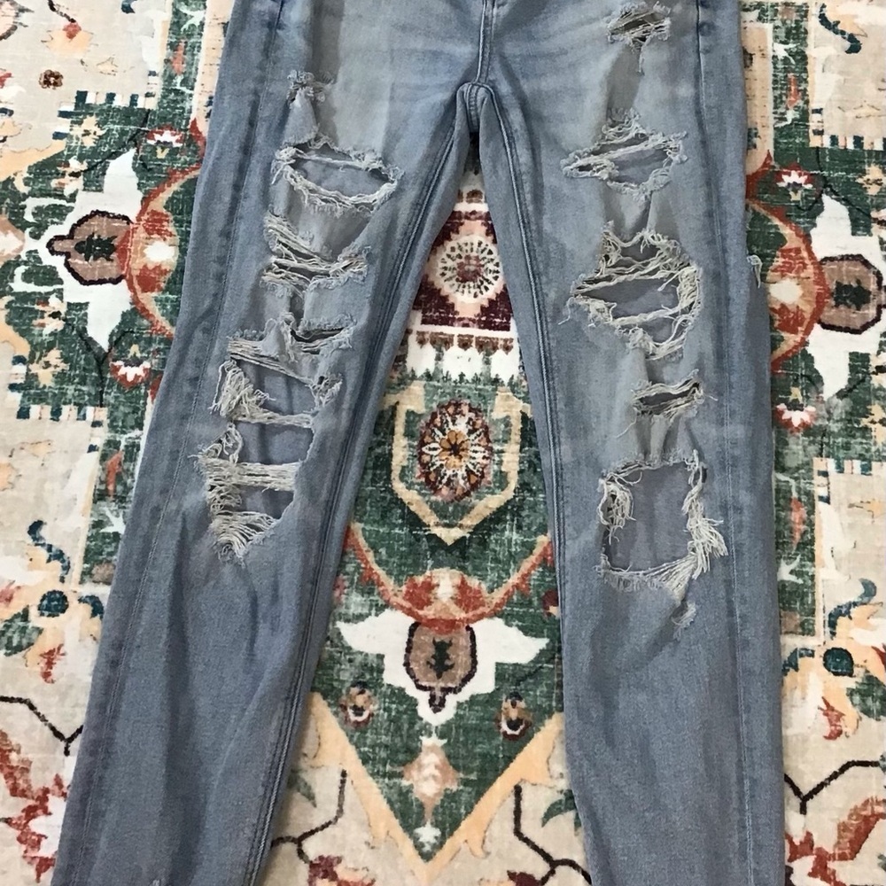 American Eagle Outfitters Ripped/Grunge/ Distressed Light Blue Skinny Jeans 4 L